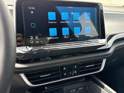 2026 Volkswagen Atlas Cross Sport SE w/Technology