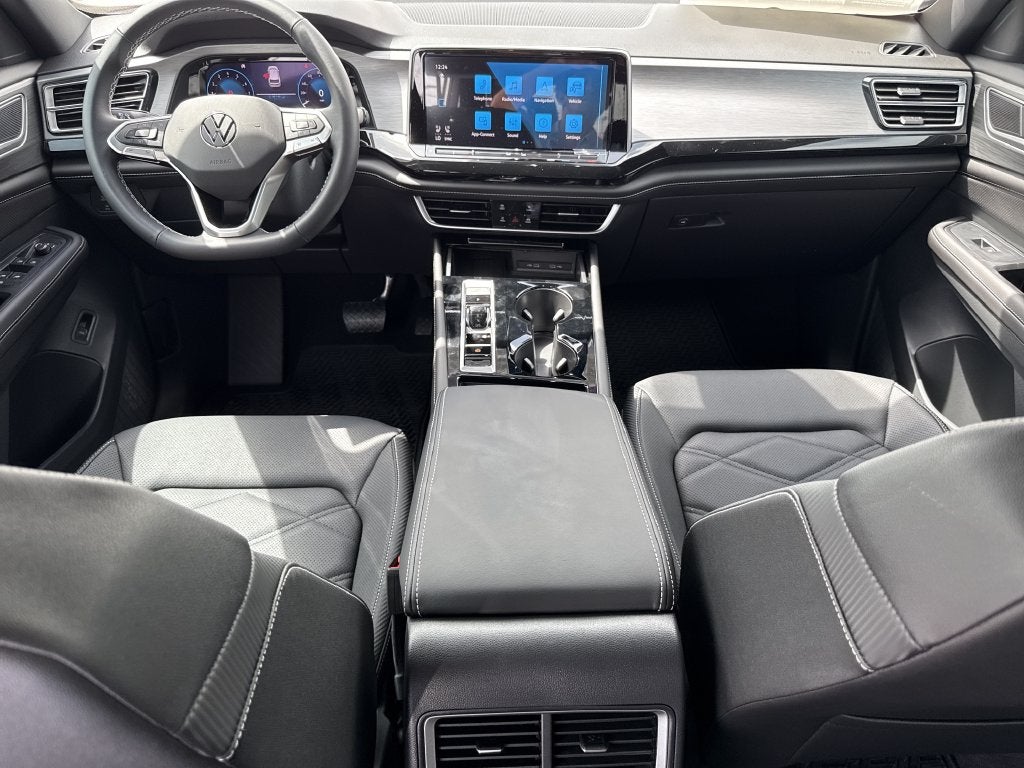 2026 Volkswagen Atlas Cross Sport SE w/Technology