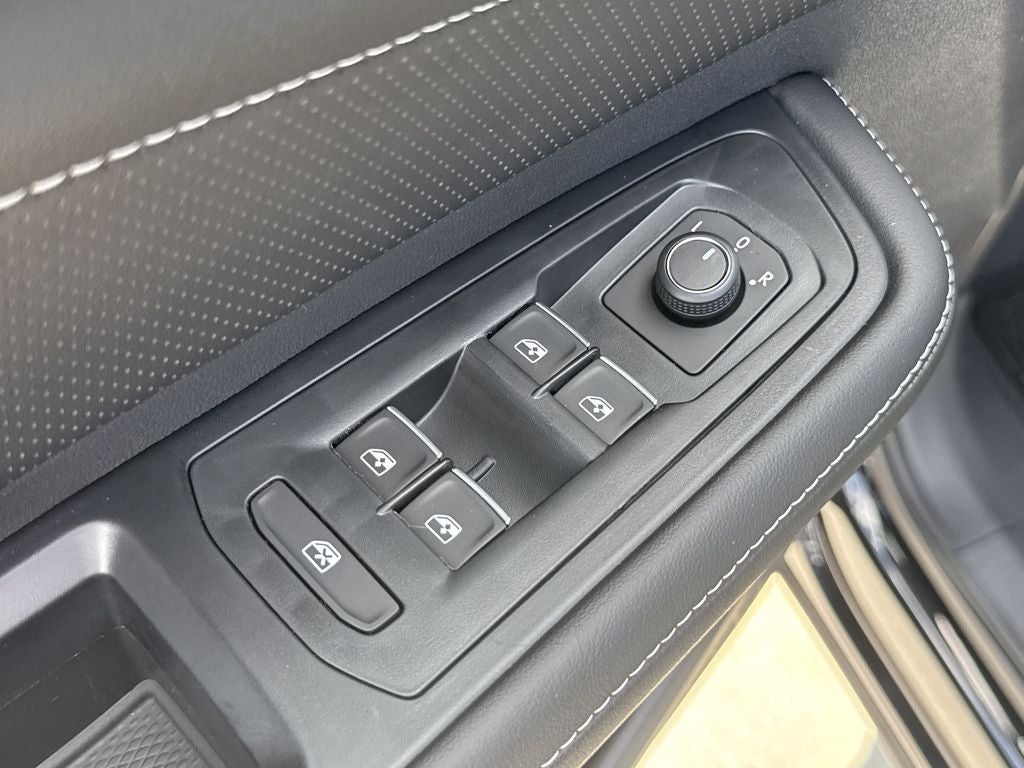 2026 Volkswagen Atlas Cross Sport SE w/Technology