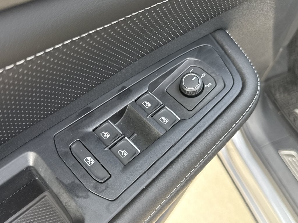 2026 Volkswagen Atlas Cross Sport SE w/Technology