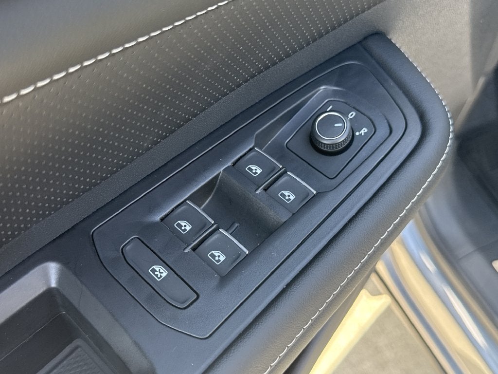 2026 Volkswagen Atlas Cross Sport SE w/Technology