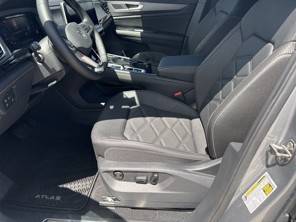 2026 Volkswagen Atlas Cross Sport SE w/Technology