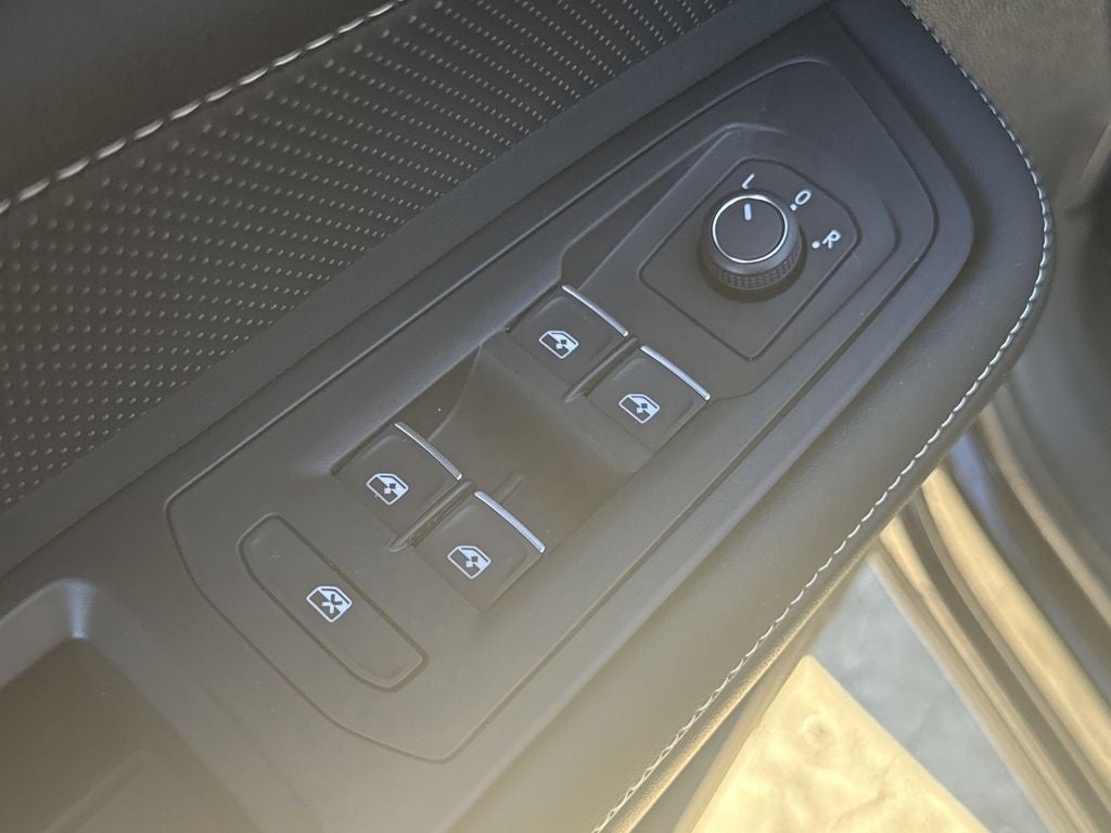 2026 Volkswagen Atlas SE w/Technology
