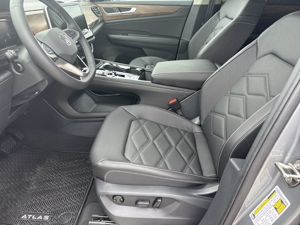 2026 Volkswagen Atlas SE w/Technology