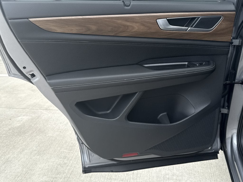 2026 Volkswagen Atlas SE w/Technology