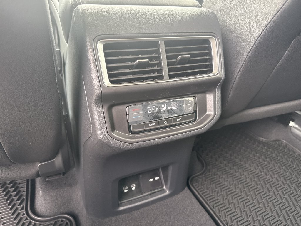 2026 Volkswagen Atlas SE w/Technology