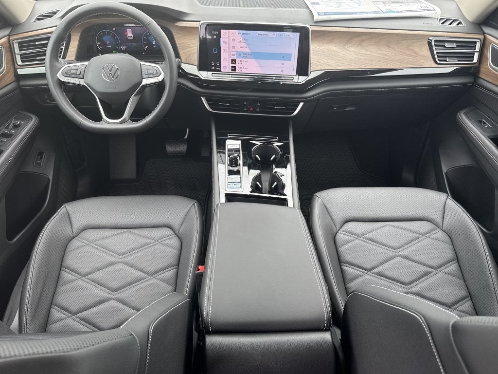 2026 Volkswagen Atlas SE w/Technology
