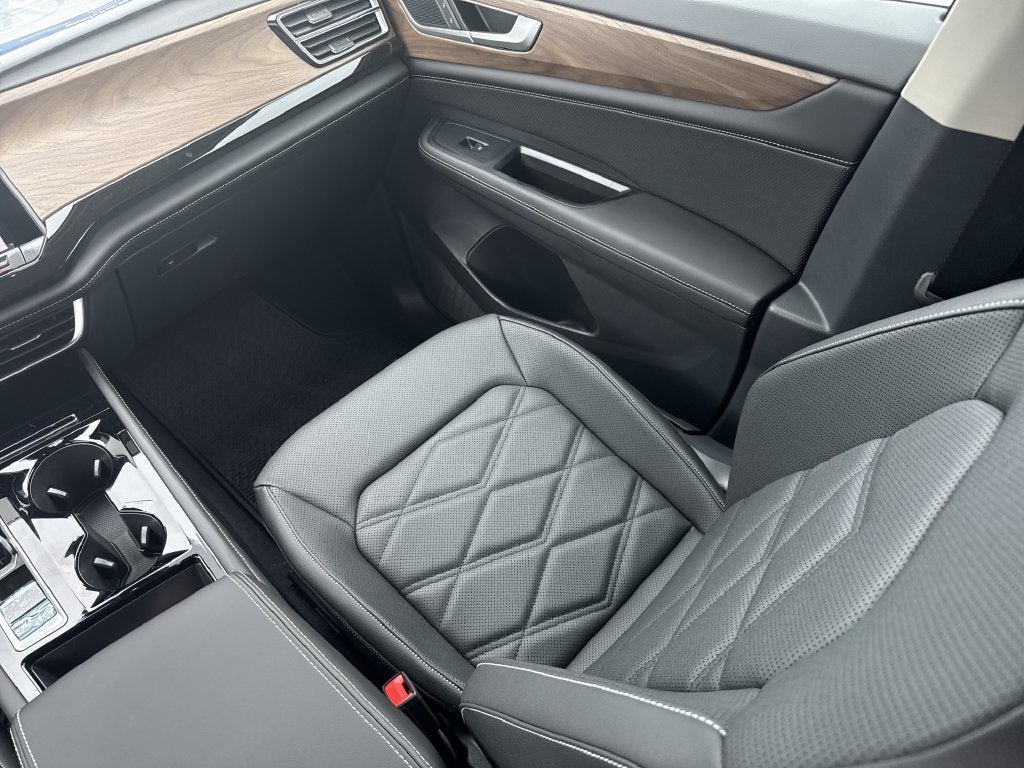 2026 Volkswagen Atlas SE w/Technology