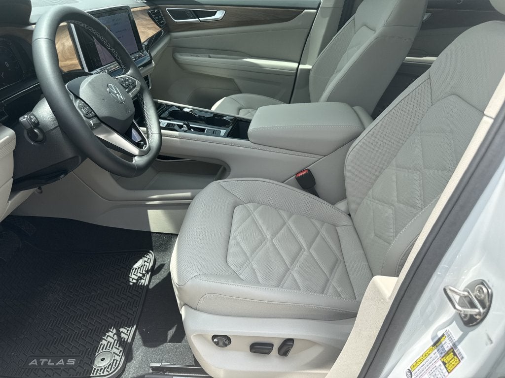 2026 Volkswagen Atlas SE w/Technology