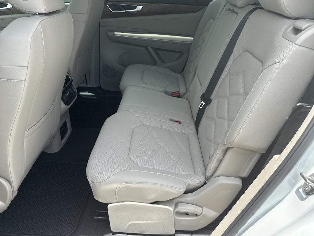 2026 Volkswagen Atlas SE w/Technology