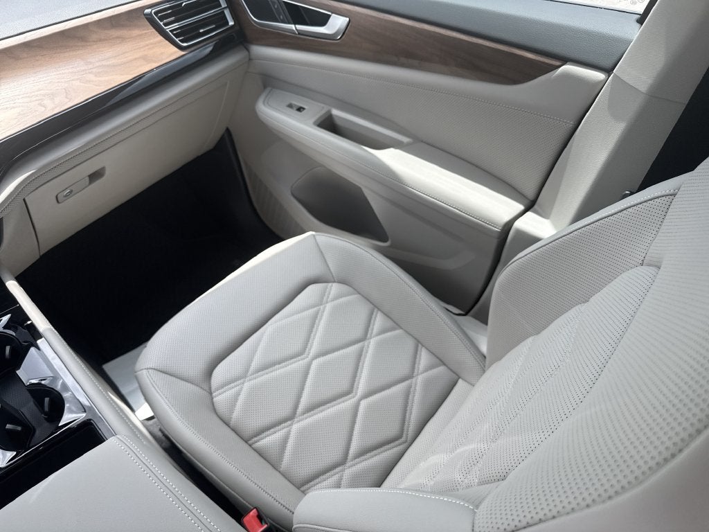 2026 Volkswagen Atlas SE w/Technology