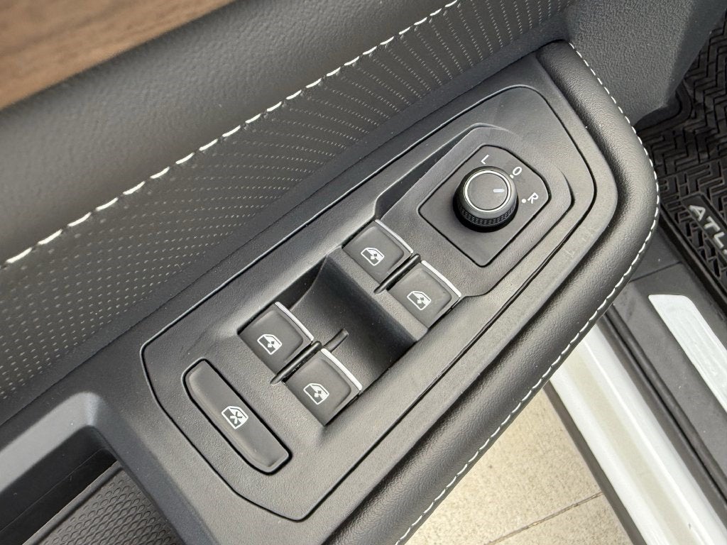 2026 Volkswagen Atlas SE w/Technology
