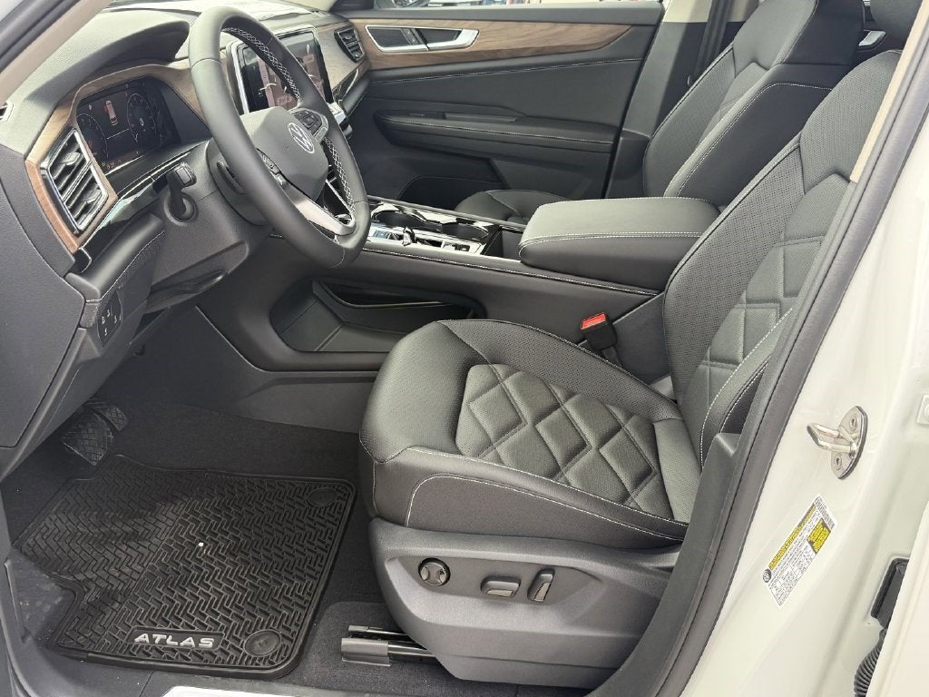 2026 Volkswagen Atlas SE w/Technology