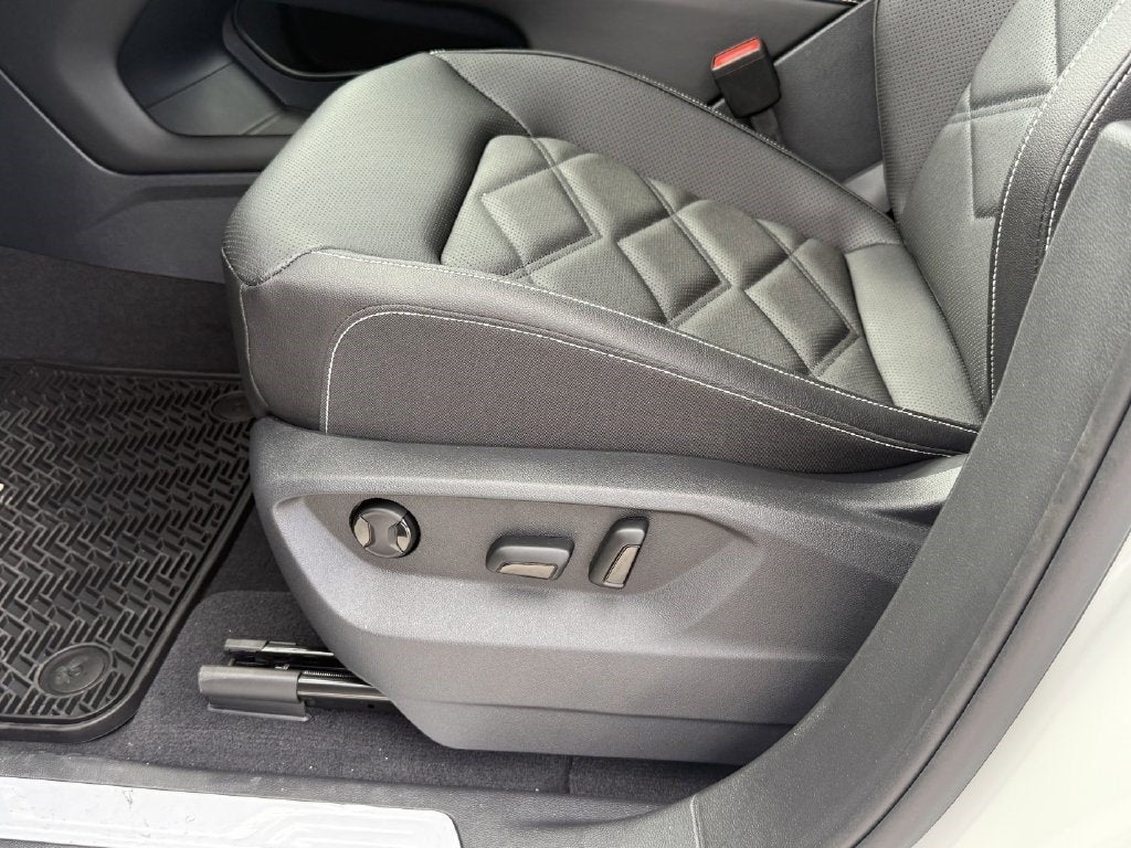2026 Volkswagen Atlas SE w/Technology