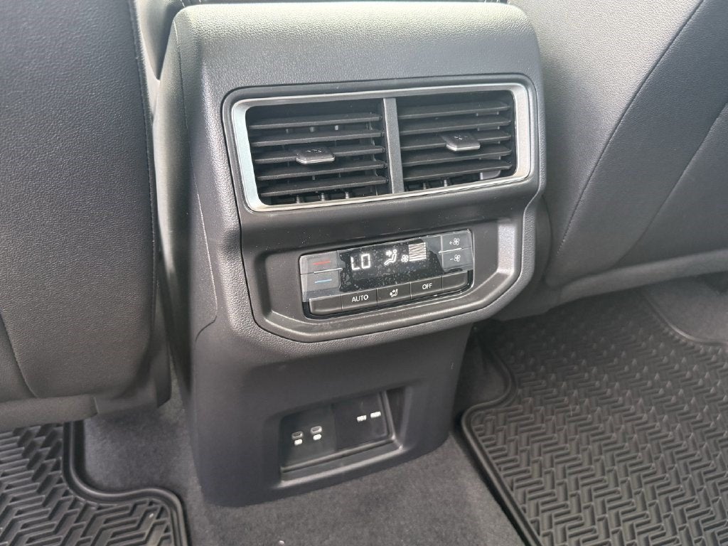 2026 Volkswagen Atlas SE w/Technology
