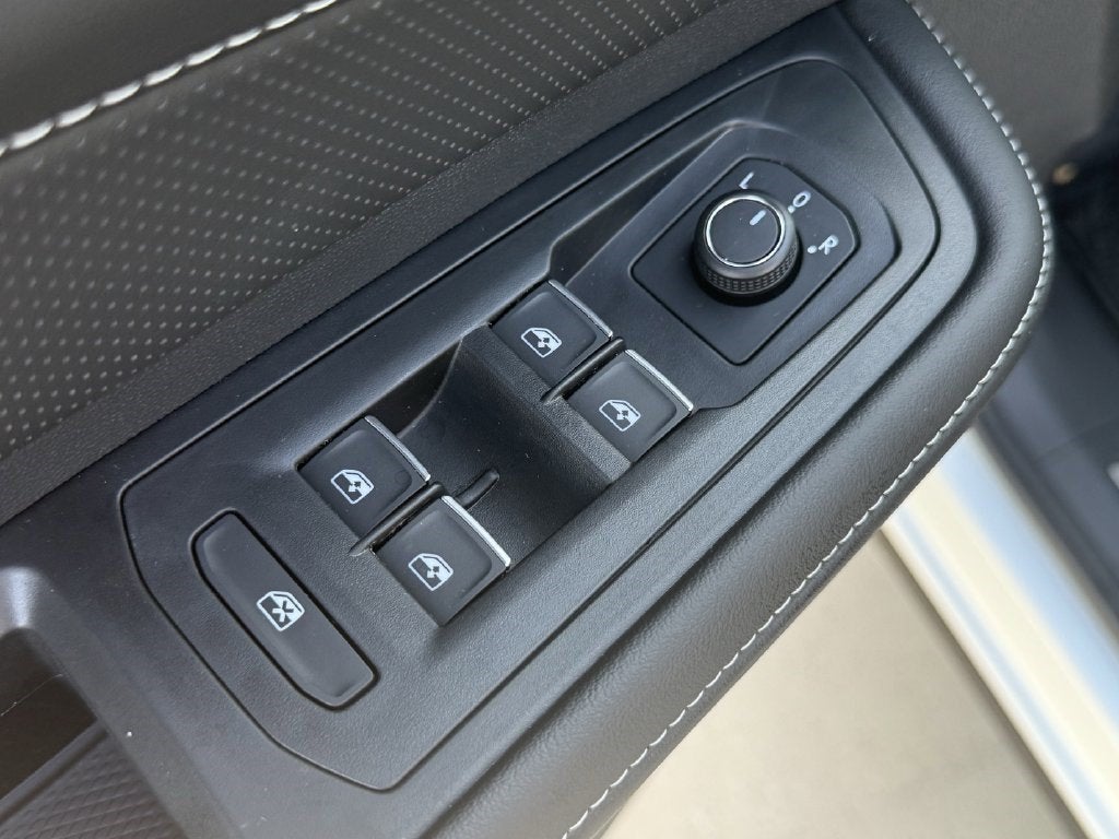 2026 Volkswagen Atlas SE w/Technology