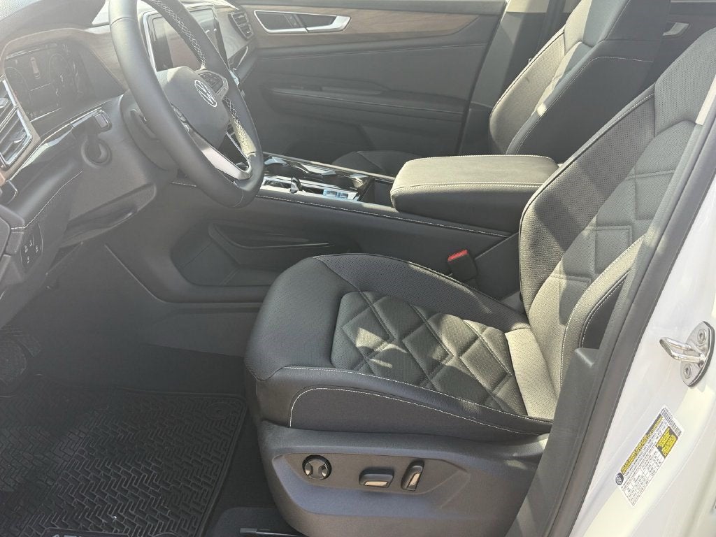 2026 Volkswagen Atlas SE w/Technology
