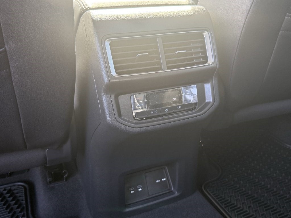 2026 Volkswagen Atlas SE w/Technology