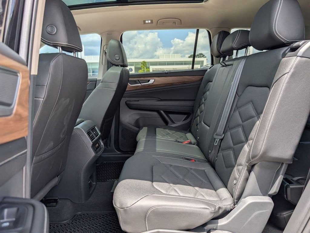 2026 Volkswagen Atlas SE w/Technology