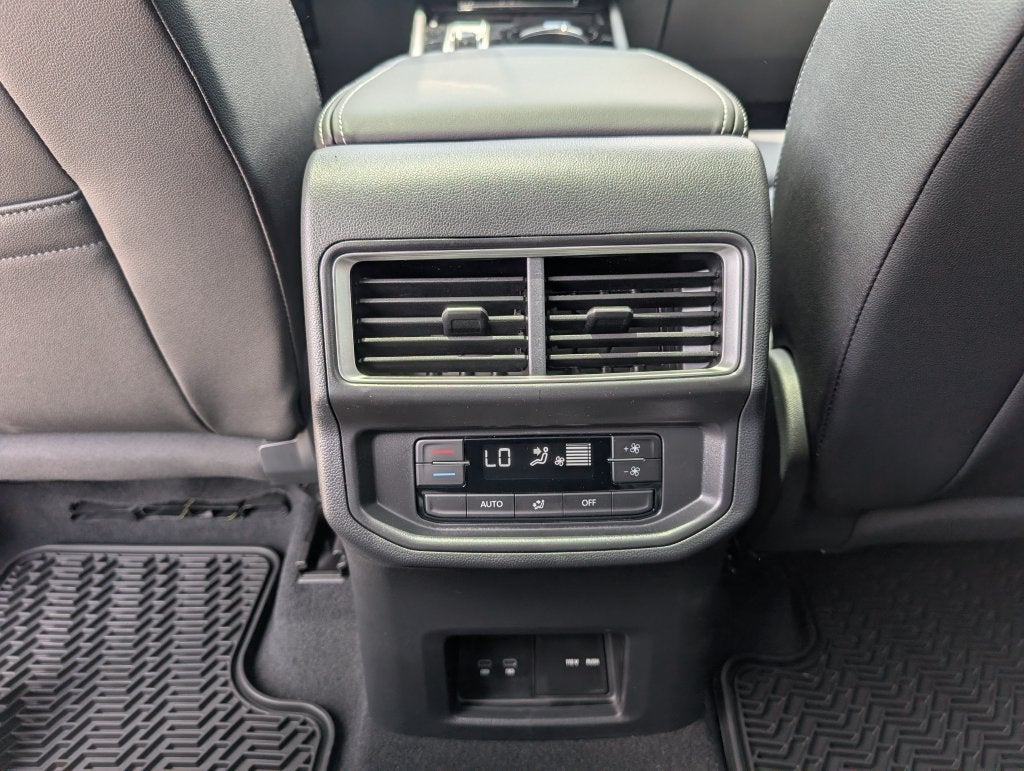 2026 Volkswagen Atlas SE w/Technology