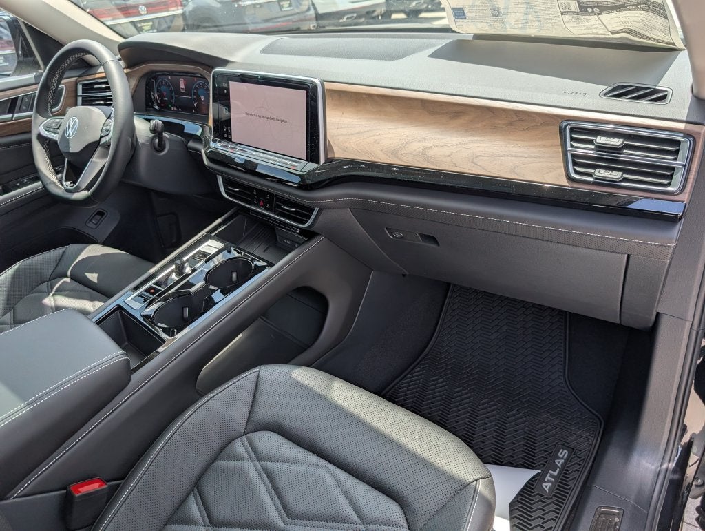 2026 Volkswagen Atlas SE w/Technology