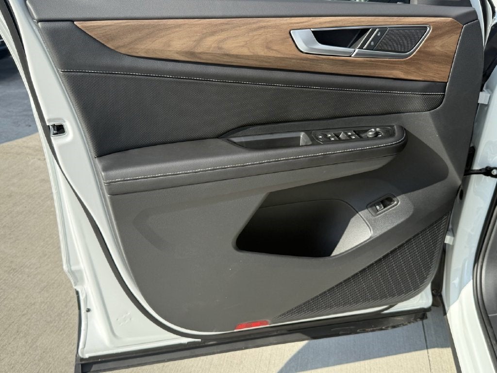 2026 Volkswagen Atlas SE w/Technology