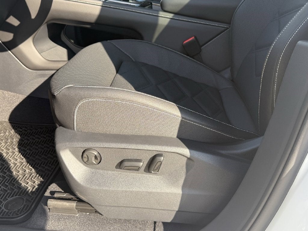2026 Volkswagen Atlas SE w/Technology