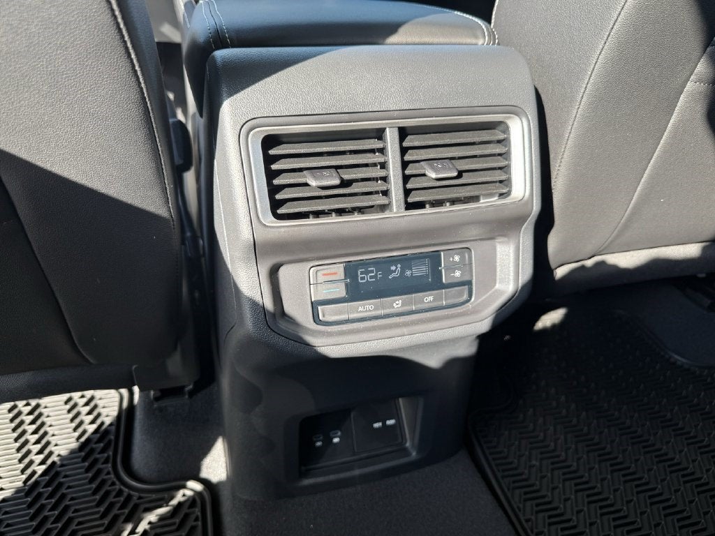 2026 Volkswagen Atlas SE w/Technology