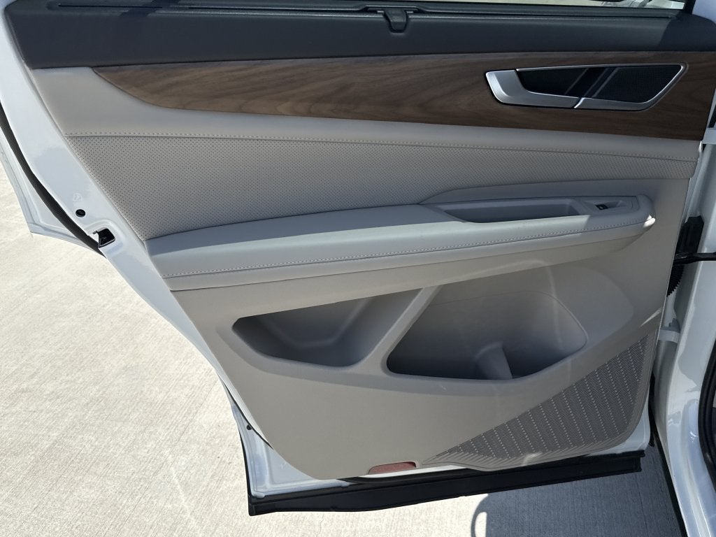 2026 Volkswagen Atlas SE w/Technology