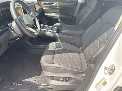 2026 Volkswagen Atlas SE w/Technology