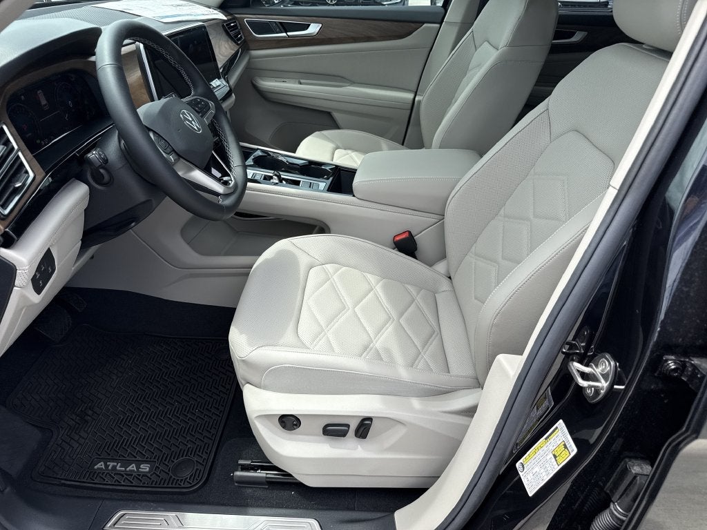 2026 Volkswagen Atlas SE w/Technology