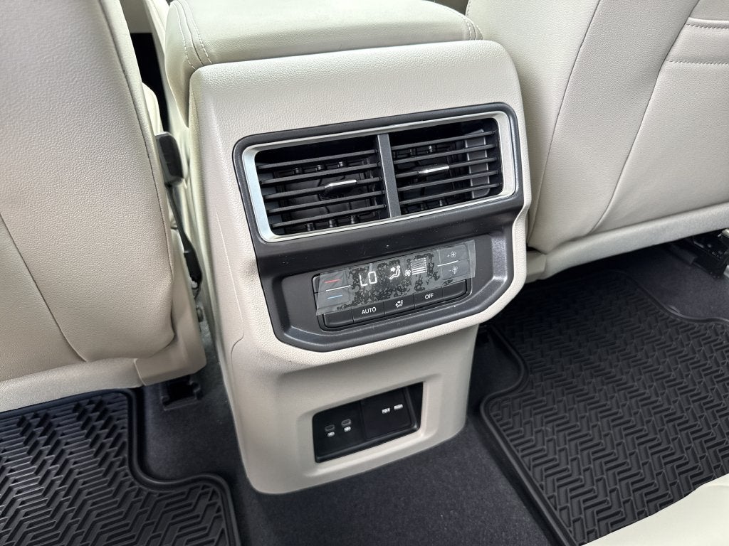 2026 Volkswagen Atlas SE w/Technology