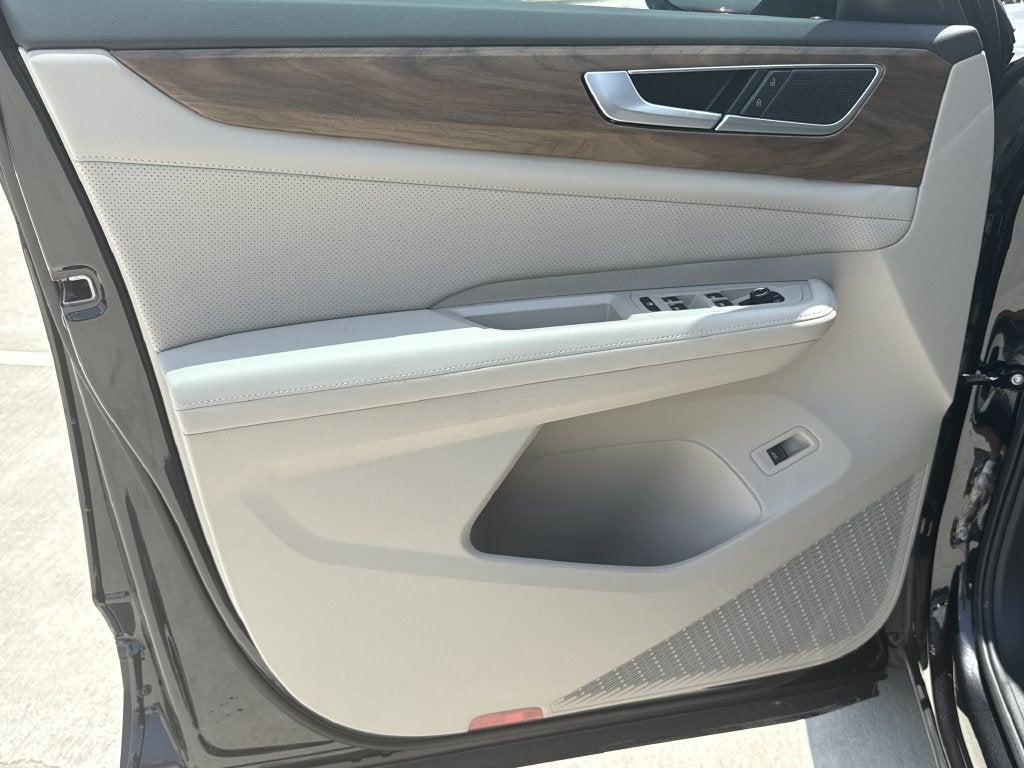 2026 Volkswagen Atlas SE w/Technology