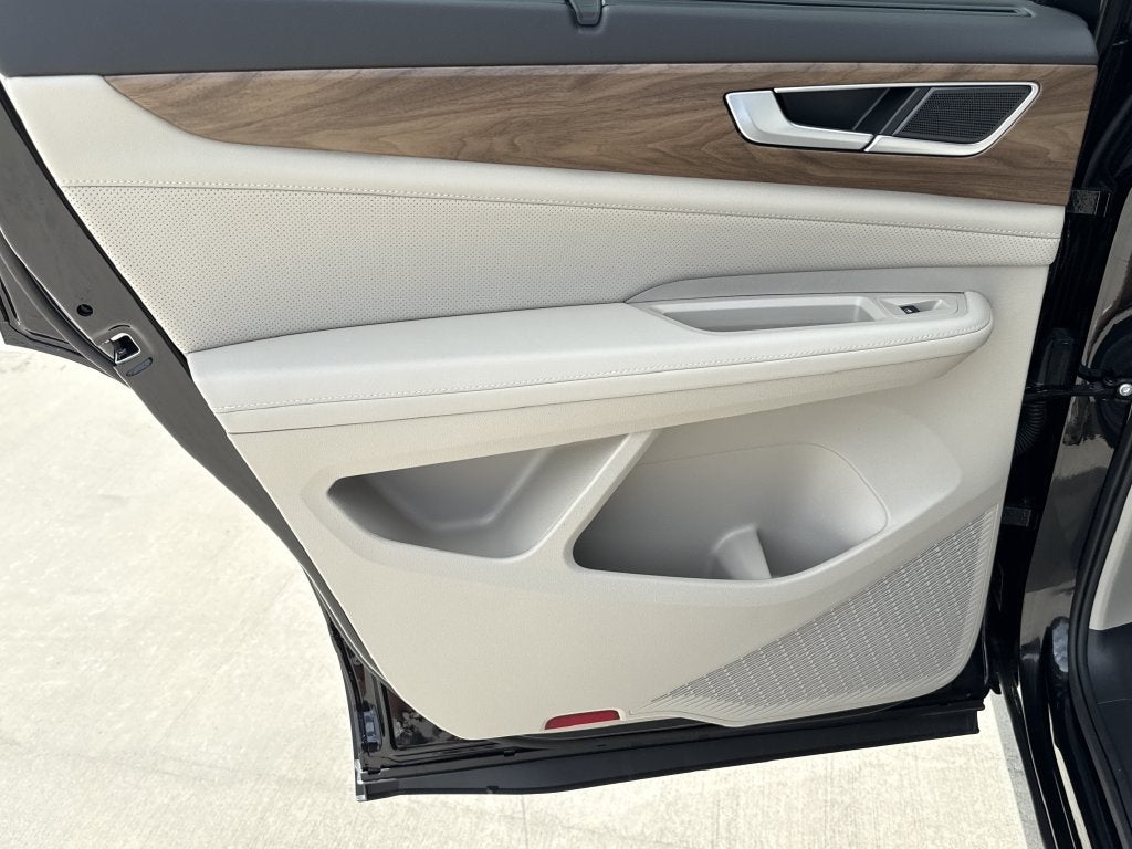 2026 Volkswagen Atlas SE w/Technology