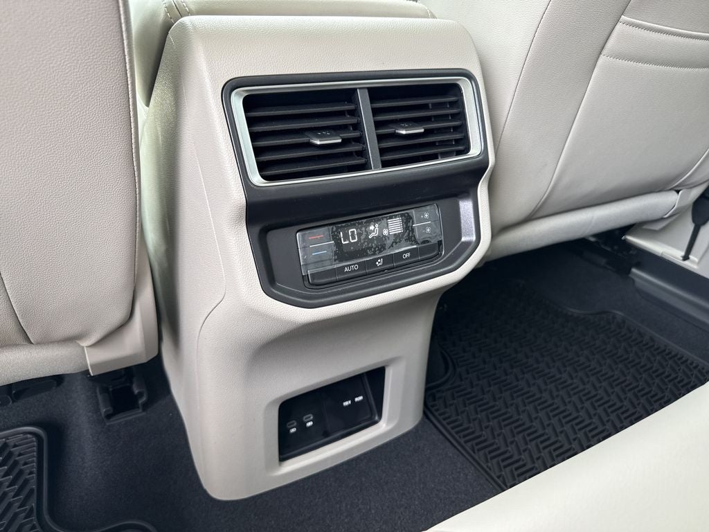 2026 Volkswagen Atlas SE w/Technology