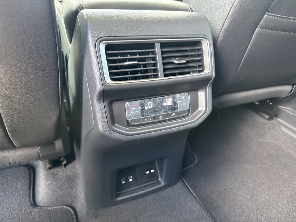 2026 Volkswagen Atlas SE w/Technology