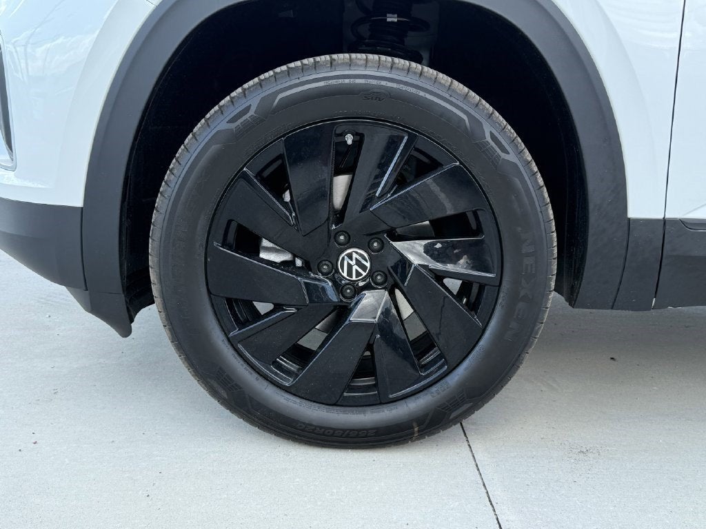 2026 Volkswagen Atlas SE w/Technology