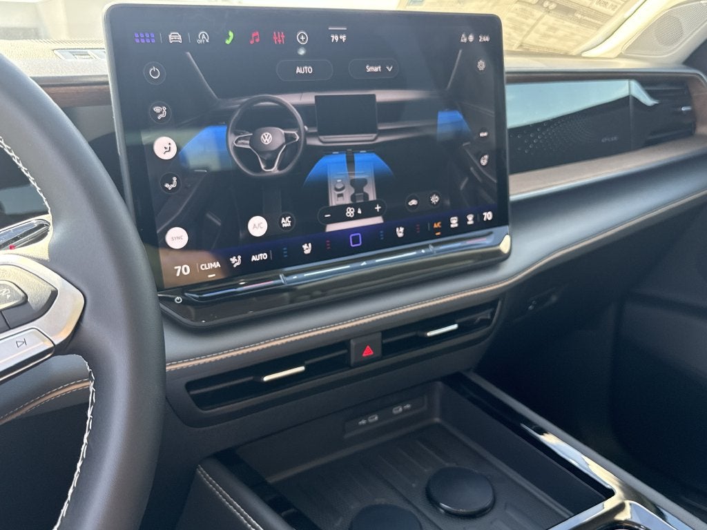 2027 Volkswagen Atlas SE w/Technology
