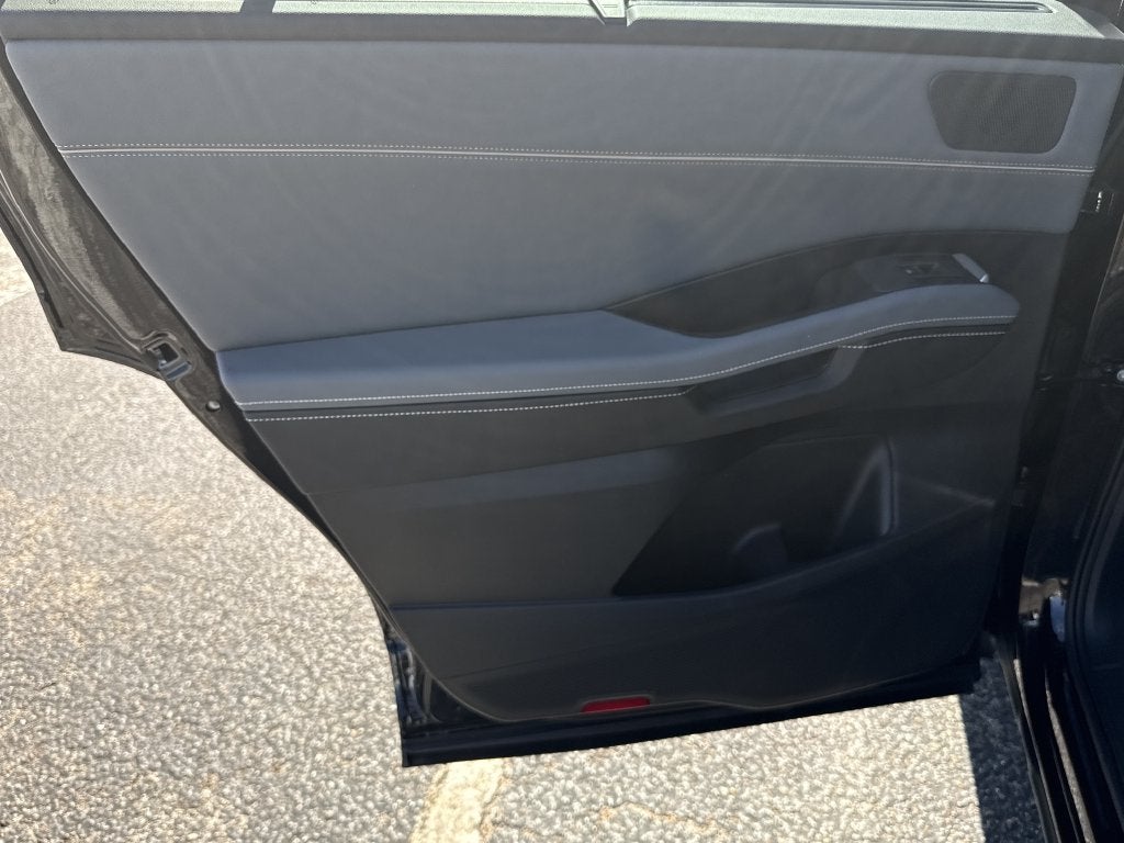2027 Volkswagen Atlas SE w/Technology