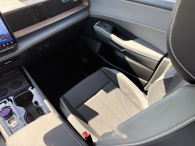 2027 Volkswagen Atlas SE w/Technology