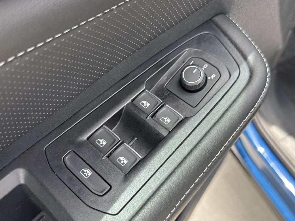 2026 Volkswagen Atlas Cross Sport SE w/Technology