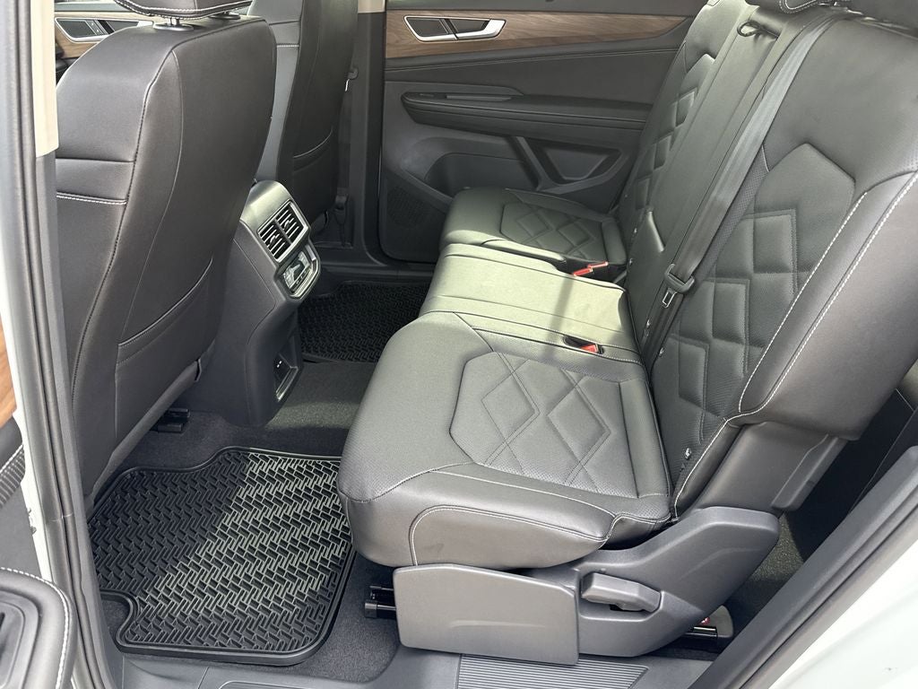 2026 Volkswagen Atlas SE w/Technology