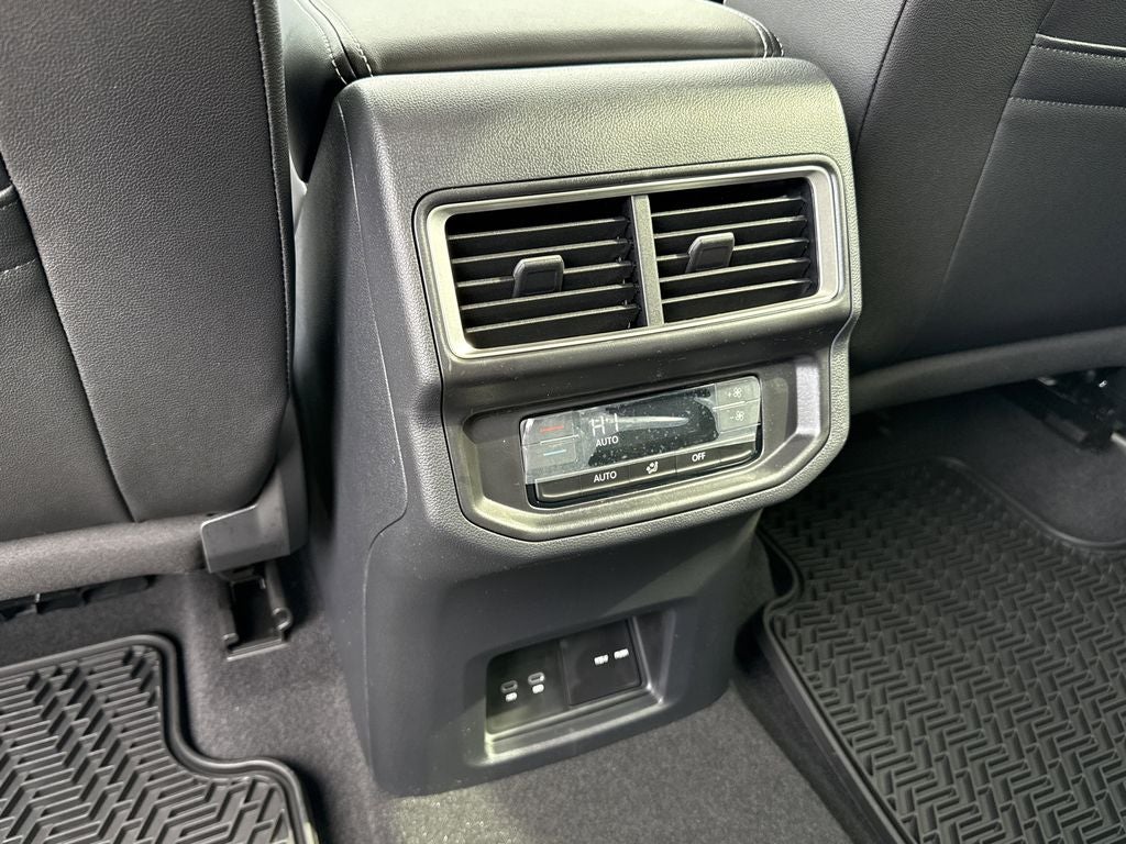 2026 Volkswagen Atlas SE w/Technology