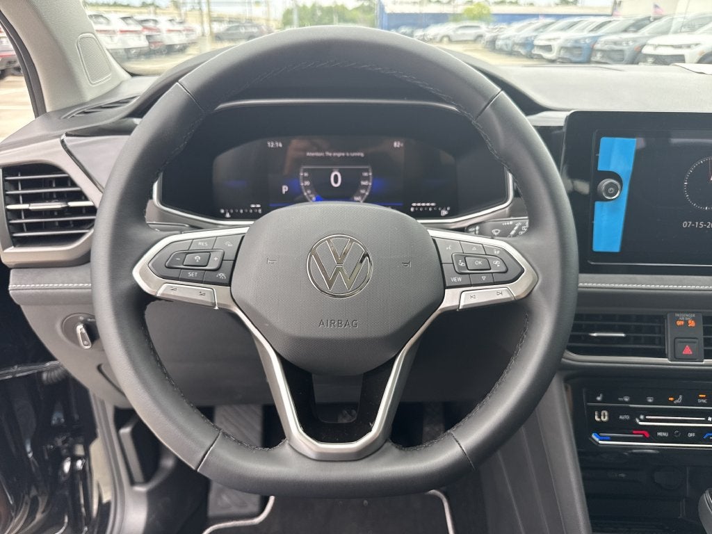 2026 Volkswagen Taos 1.5T SE Black