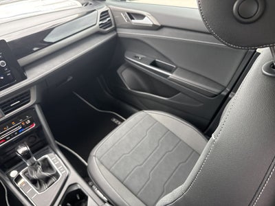 2026 Volkswagen Taos 1.5T SE Black