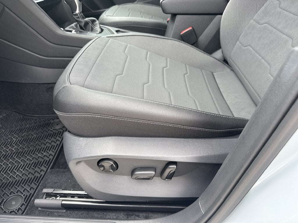 2027 Volkswagen Taos 1.5T SE Black