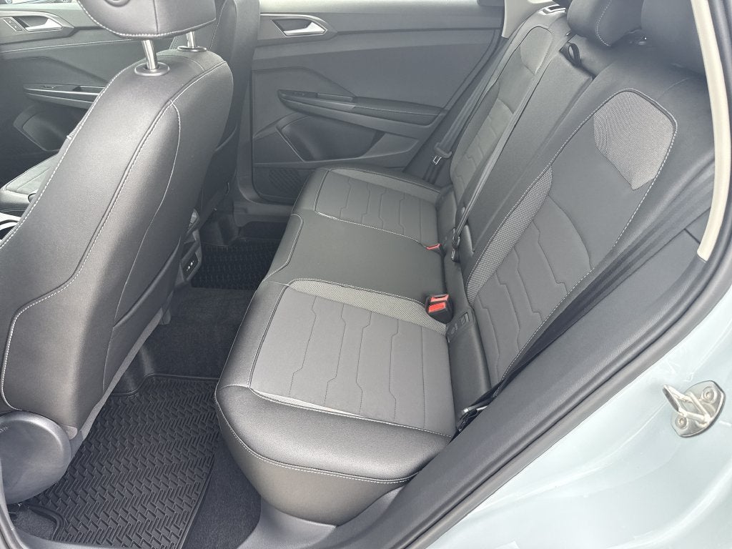 2027 Volkswagen Taos 1.5T SE Black