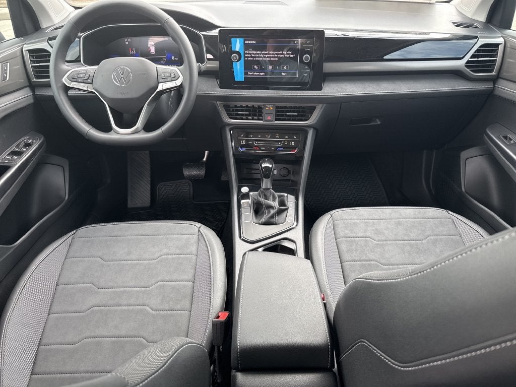 2027 Volkswagen Taos 1.5T SE Black