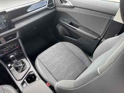 2027 Volkswagen Taos 1.5T SE Black