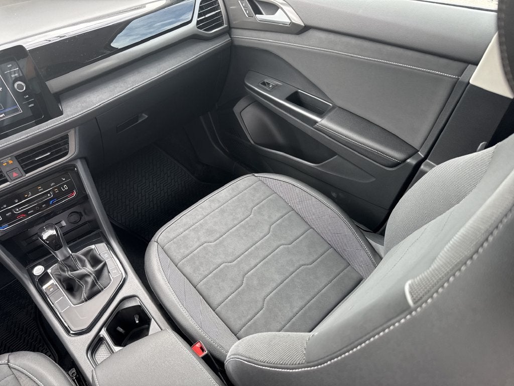 2027 Volkswagen Taos 1.5T SE Black